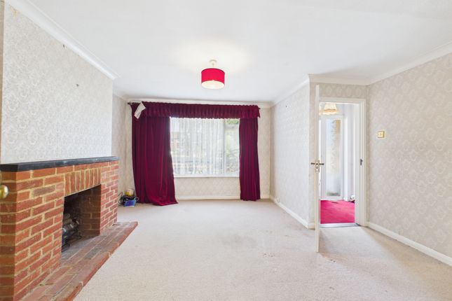 11 Court Lawns, High Wycombe photo 2
