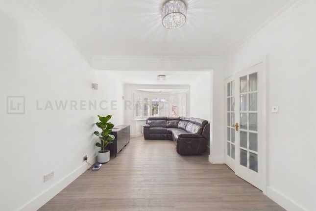 3-bed house on 124 Whitby Road, Ruislip, £2,250/mo