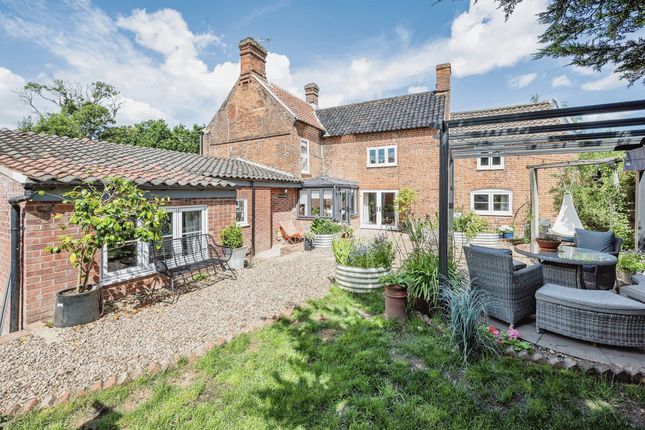 Thumbnail Cottage for sale in The Hill, Smallburgh, Norwich