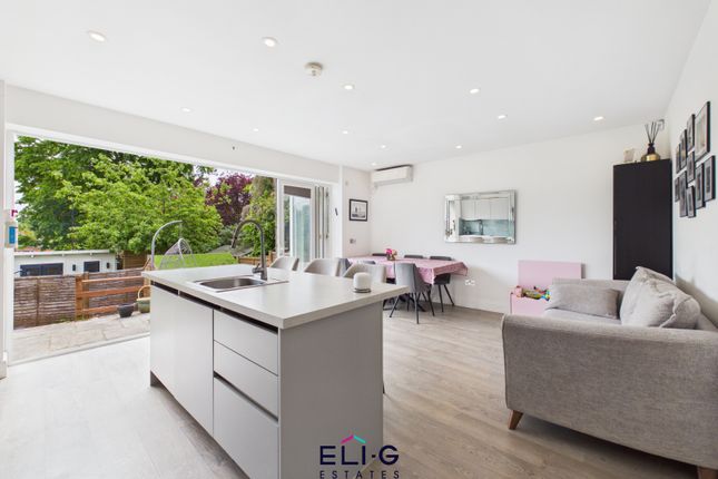 Flat 1, 6 Golders Rise, London photo 4
