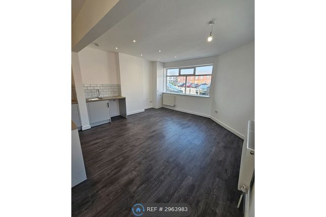 Church St, Flat, Leigh photo 5
