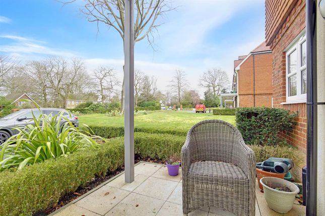12 Langton House, 126 Westhall Road, Warlingham photo 3