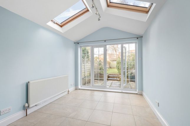 3, Mayfield Close, Walton-on-Thames photo 3