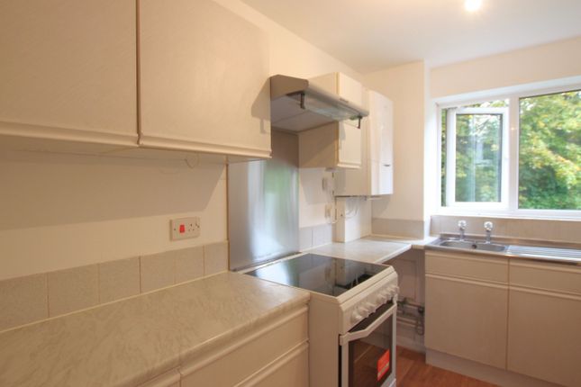 Flat 3, Rookley Court, Purfleet-On-Thames photo 2