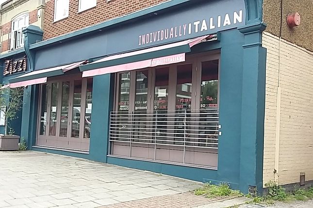 Thumbnail Retail premises to let in Regents Park Road, Finchley, London