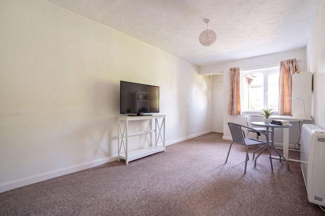 14 Paddock Lane, Stratford-Upon-Avon photo 2