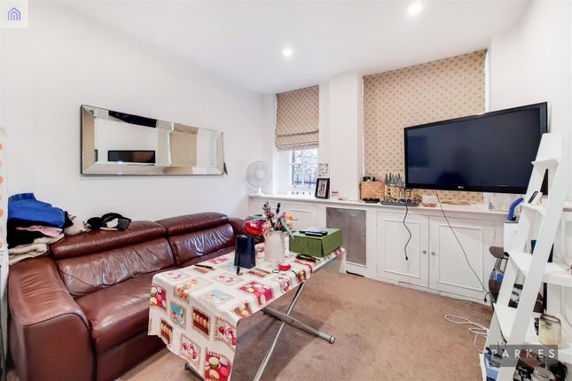 Rodney Court, Maida Vale photo 2