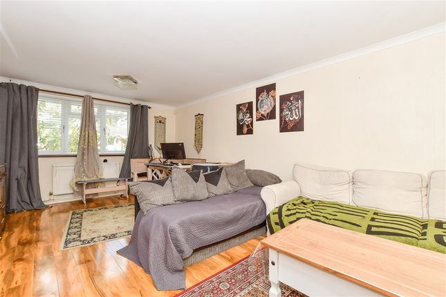 Victoria Road Laindon, Basildon photo 4