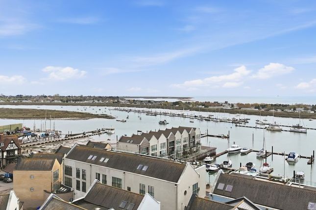 39 Harbour Square, Waterside Marina, Colchester photo 2