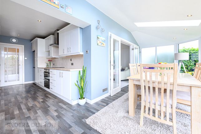 4, Lea Drive, Huddersfield photo 3
