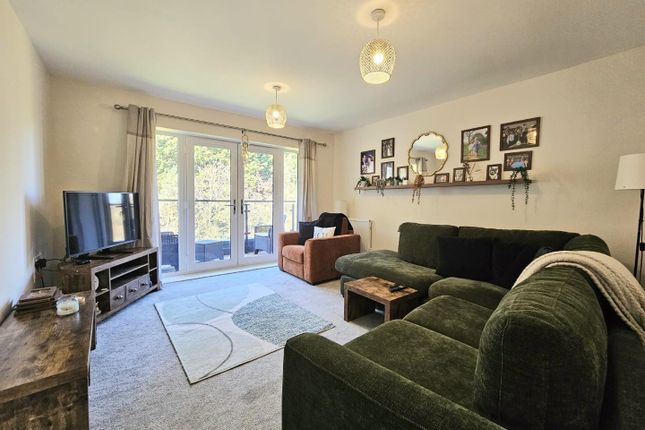 12, Ashton Lane, Dursley photo 3