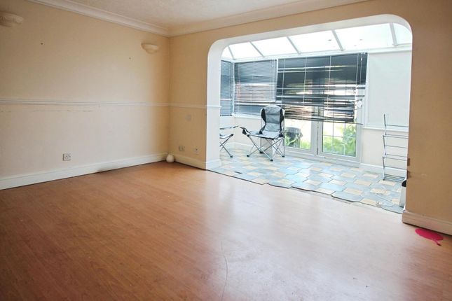 51, Manordene Road, London photo 3