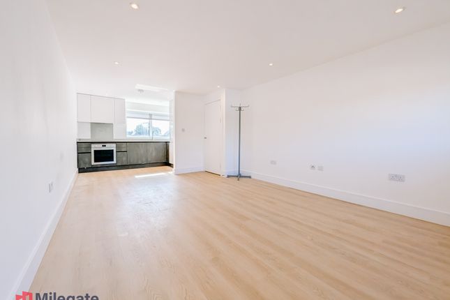 Flat 3 Menpark Views 4, Woodthorpe Road, Ashford photo 3