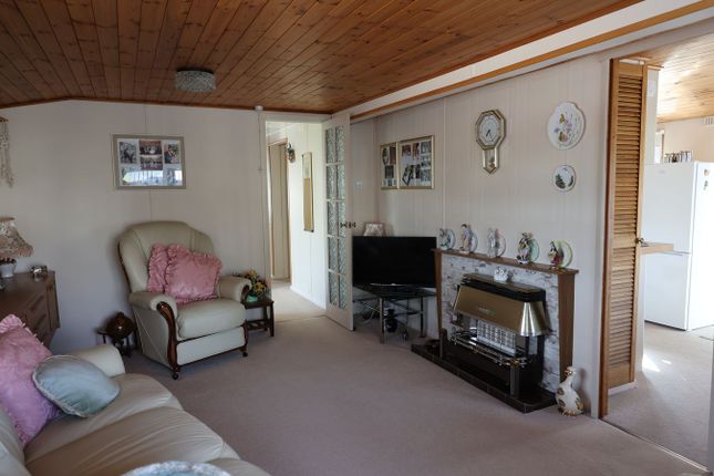 26, Hazelmere Avenue, St Austell photo 4