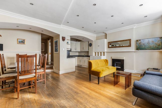 Flat for sale in Westbourne Park Road, Notting Hill