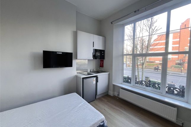 4, 207, Uxbridge Road, London photo 3