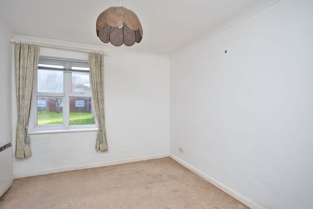 Flat for sale in Cornwall Gardens, Cliftonville