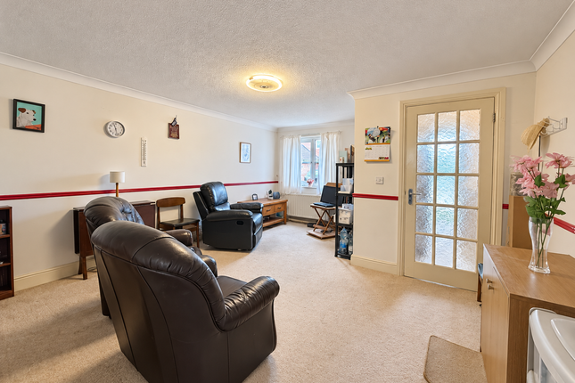 6, Little Plover Close, Minehead photo 2
