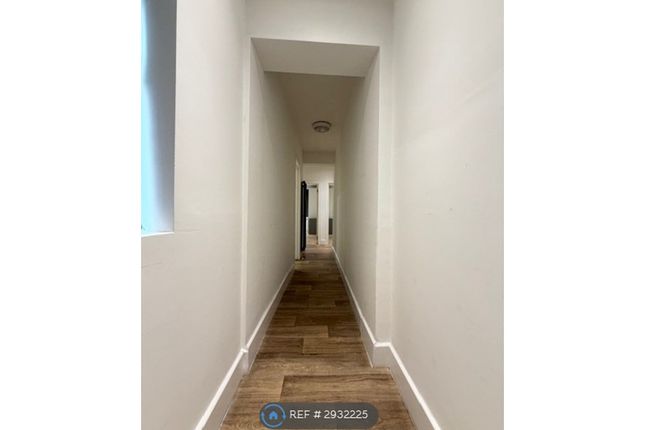 Flat, Clarendon Road, Luton photo 4