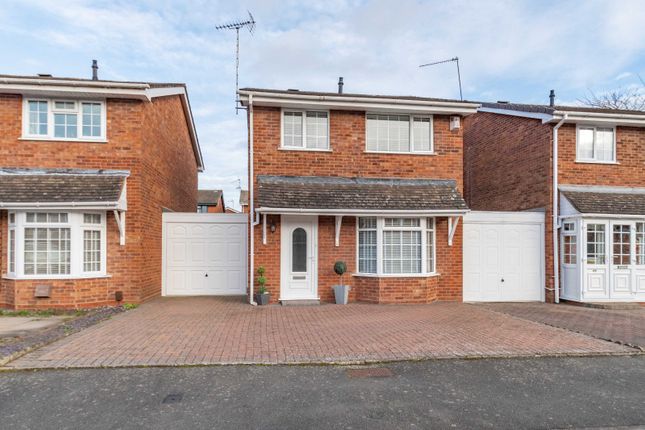 Thumbnail Link-detached house for sale in Hollyberry Close, Redditch, Worcestershire