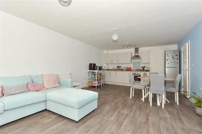 Flat for sale in Vauxhall Place, Dartford, Kent