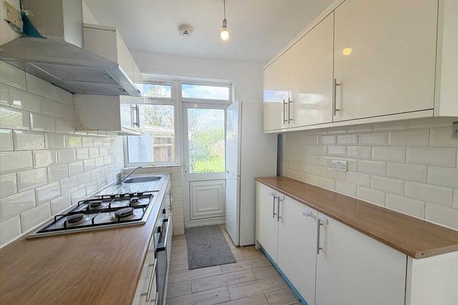 21, Orchard Grove, Kenton photo 2