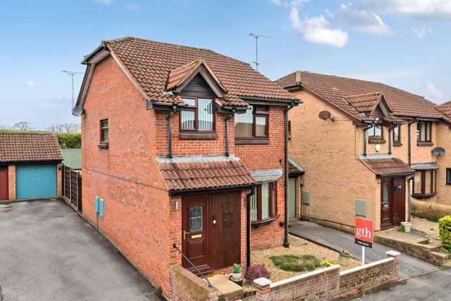 3-bed house on 34, Ashmead, Somerset, £290,000