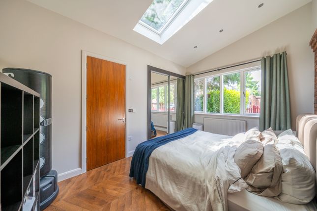 Flat 2, Aston Court, 27, Aylestone Avenue, London photo 4