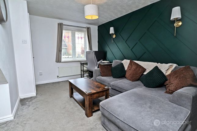 14 Dartington Way, Nuneaton, Warwickshire photo 4