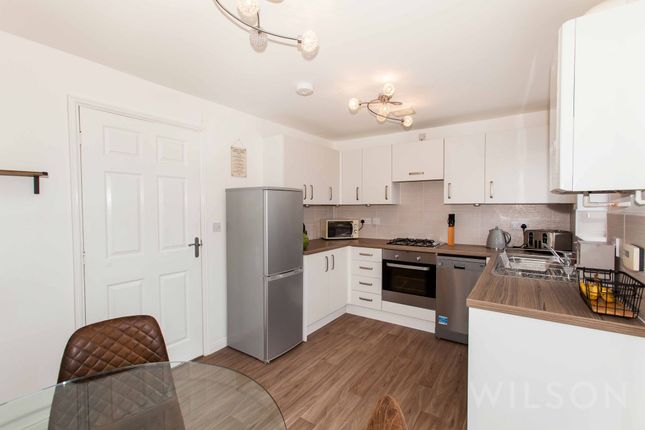 31 Cowlishall Drive, Chesterfield photo 3