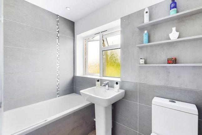Link-detached house for sale in Stainer Road, Tonbridge