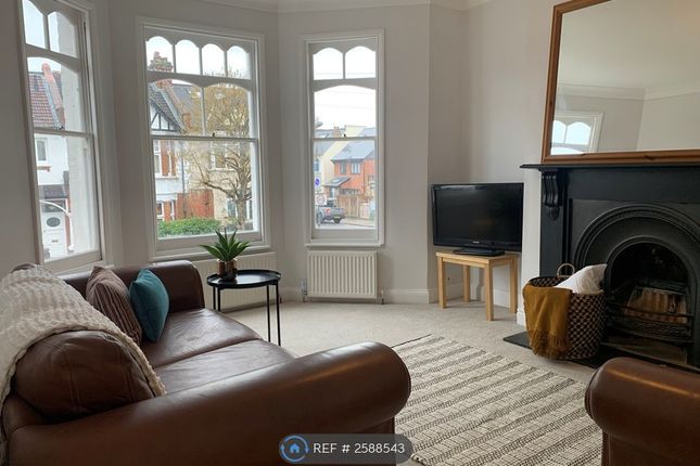 Living Room Bay