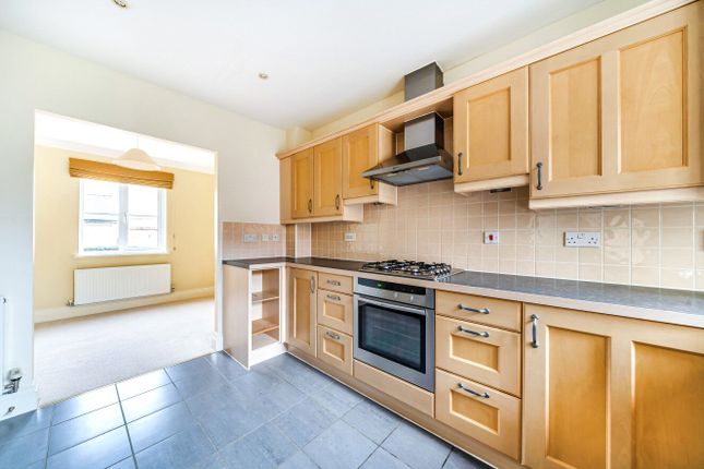 8, Nursery Close, Wroughton photo 3