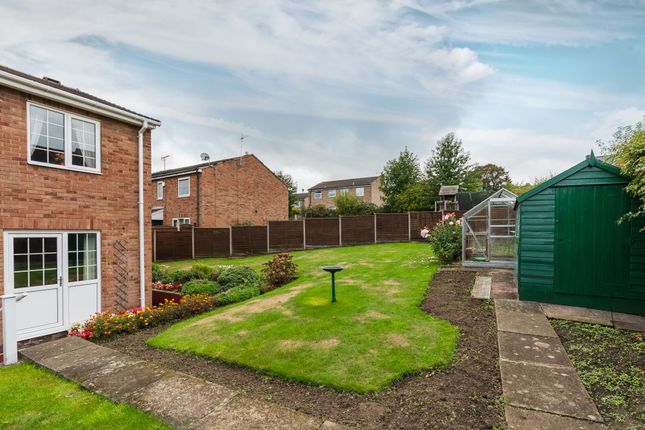 15 Trenton Close, Sheffield photo 4