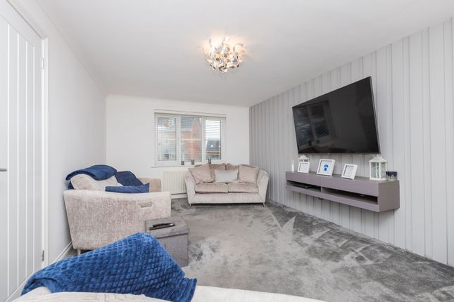 82 Garnqueen Crescent, Coatbridge photo 2