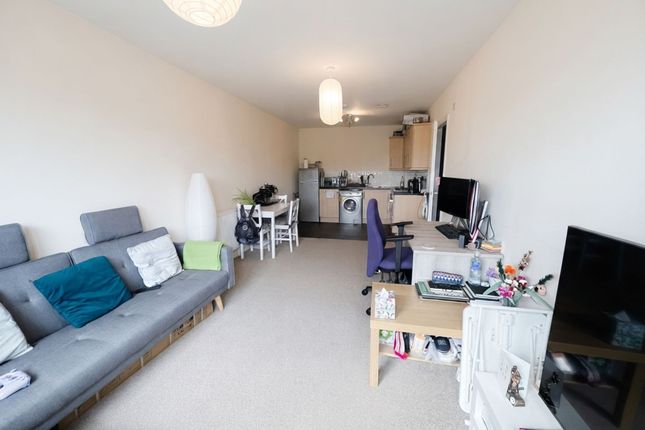 Flat 14, Calverly Court, Coventry photo 2