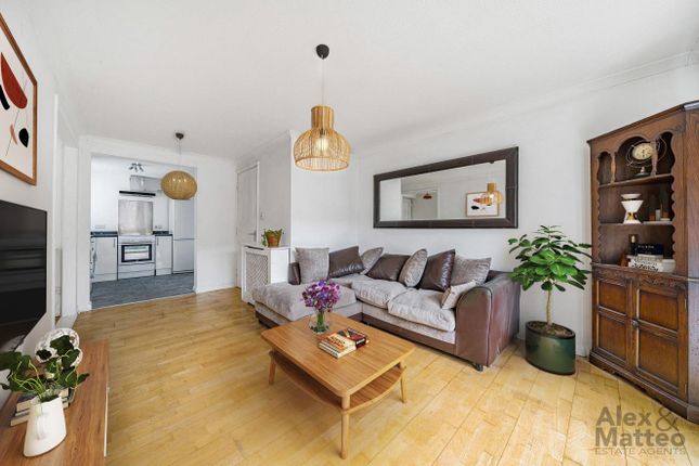 19 Warlingham House, Varcoe Road, London photo 3