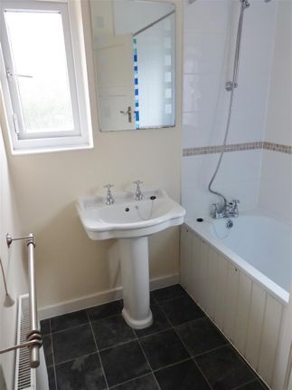 .19, Keith Park Road, Uxbridge photo 4