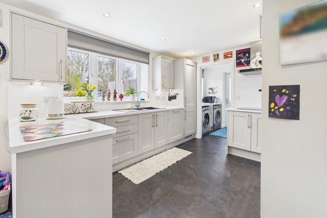 20 Belfry Way, Ripley, Derbyshire photo 3