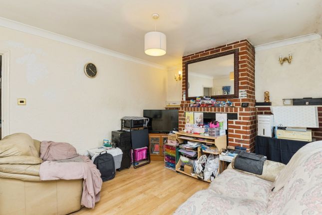 72, Frinton Road, Frinton-on-Sea photo 3