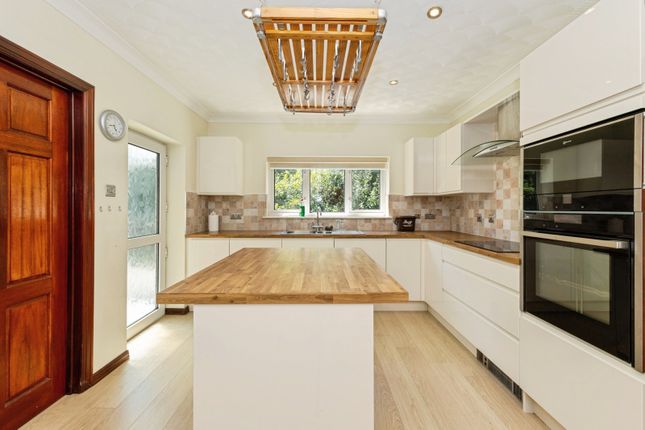 4, Pendderi Close, Carmarthenshire photo 2