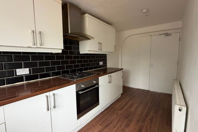 43 , School Road, Dagenham photo 5