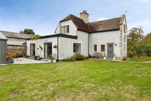 Pelican House, Lower Road, Witney photo 2