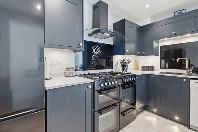 4 Simons Mews, Weston-Super-Mare photo 4