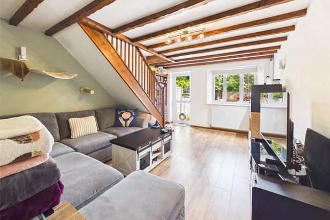 8, Bronte Close, Gloucestershire photo 3