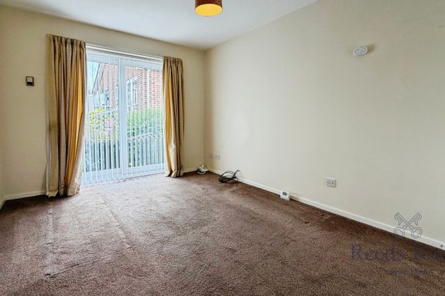 19, Glanton Close, Durham photo 2