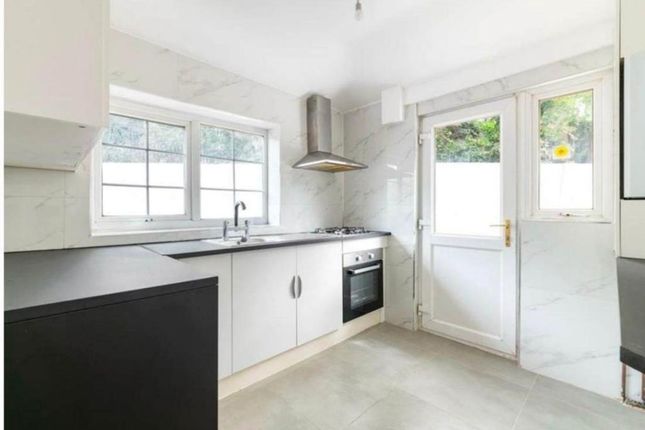 112, Emma Road, West Ham photo 2