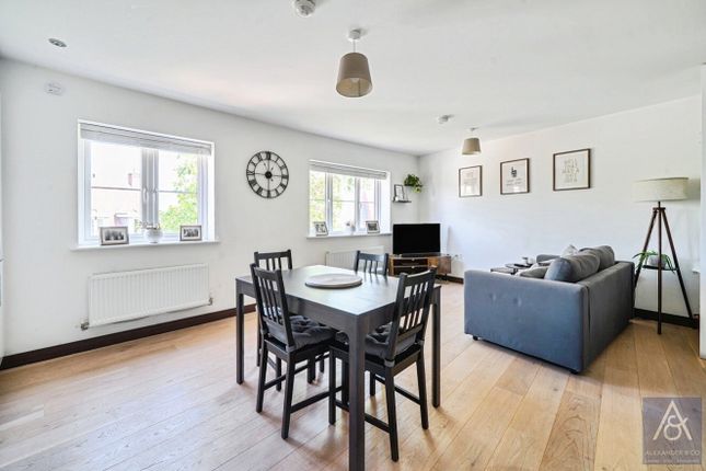 19, Summerhouse Hill, Buckinghamshire photo 4