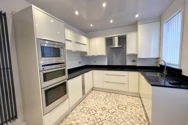 33, Royton Road, Merseyside photo 4