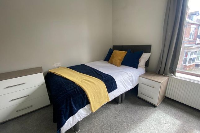 Thumbnail Shared accommodation to rent in Lowther Road, Doncaster